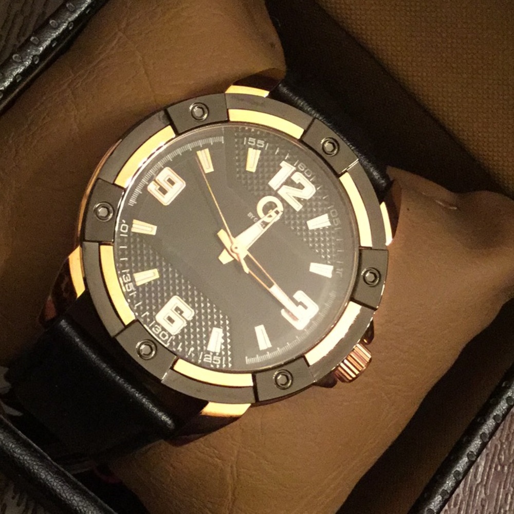GUESS WATCH - Picture 2 of 6